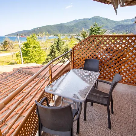 Azura Apartman